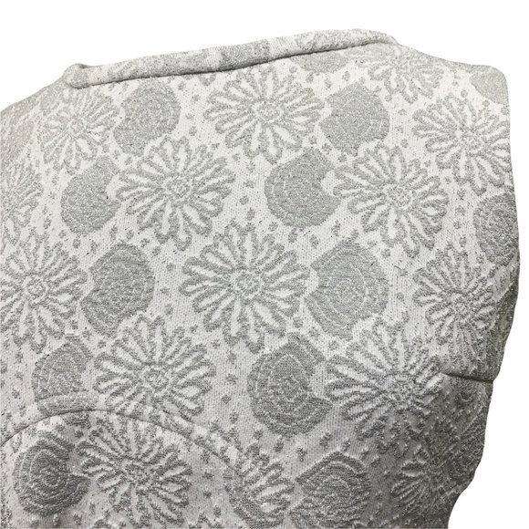 Vintage 1960s Silver over White Sheath Style Party Cocktail Formal Dress - Picture 4 of 6